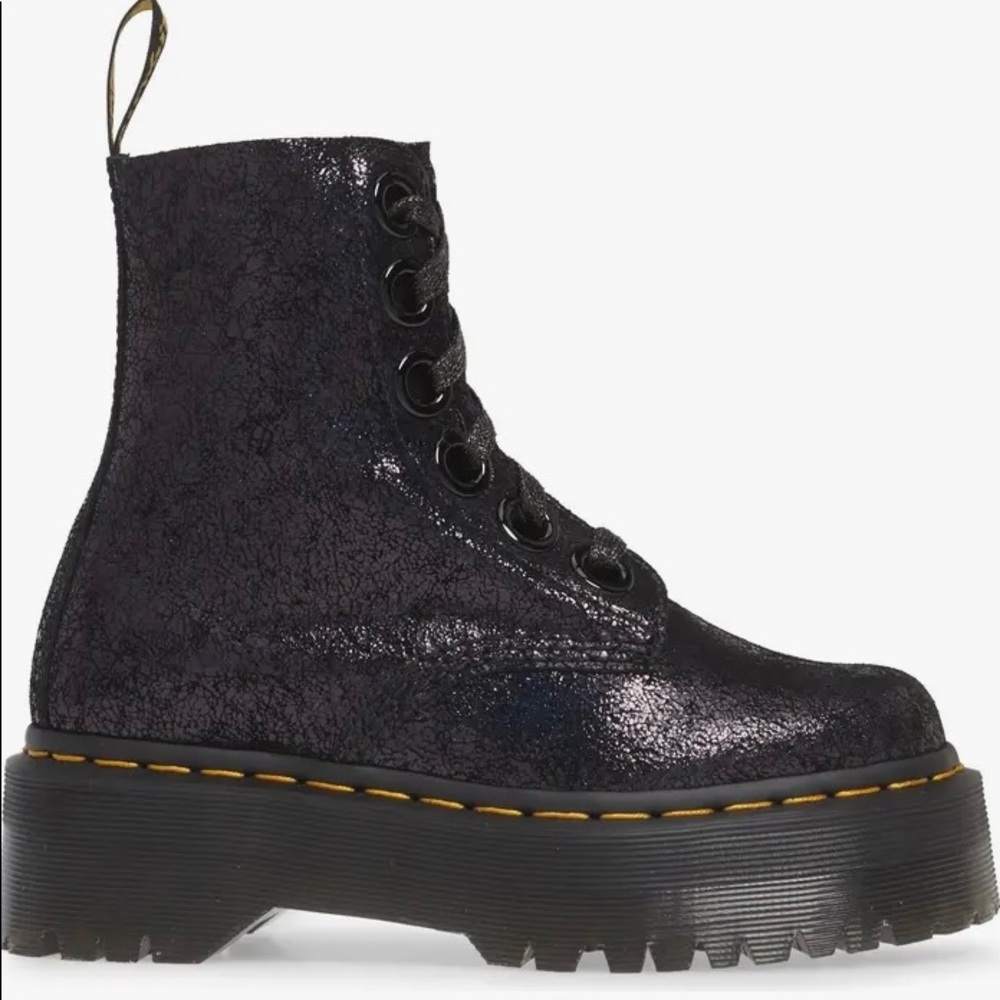 Molly Crackle Boots. Women’s 7US. Never worn!